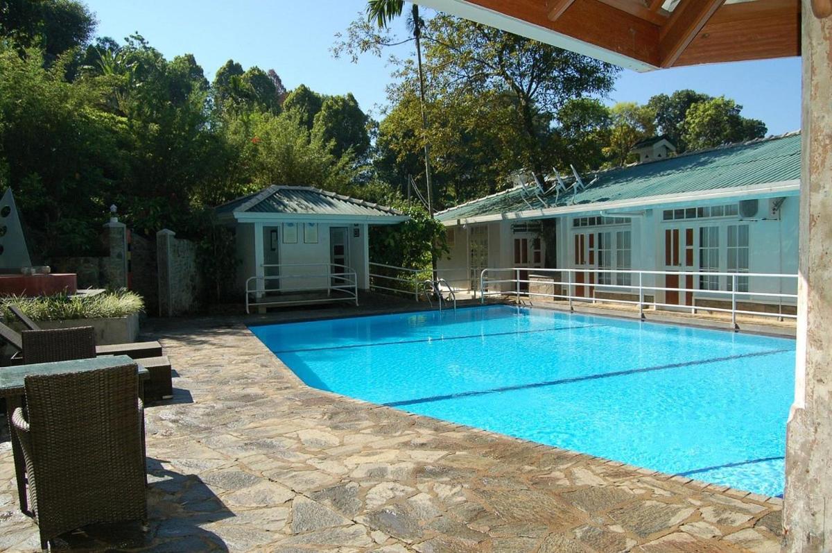 Forest Edge Hotel Ginigathena エクステリア 写真