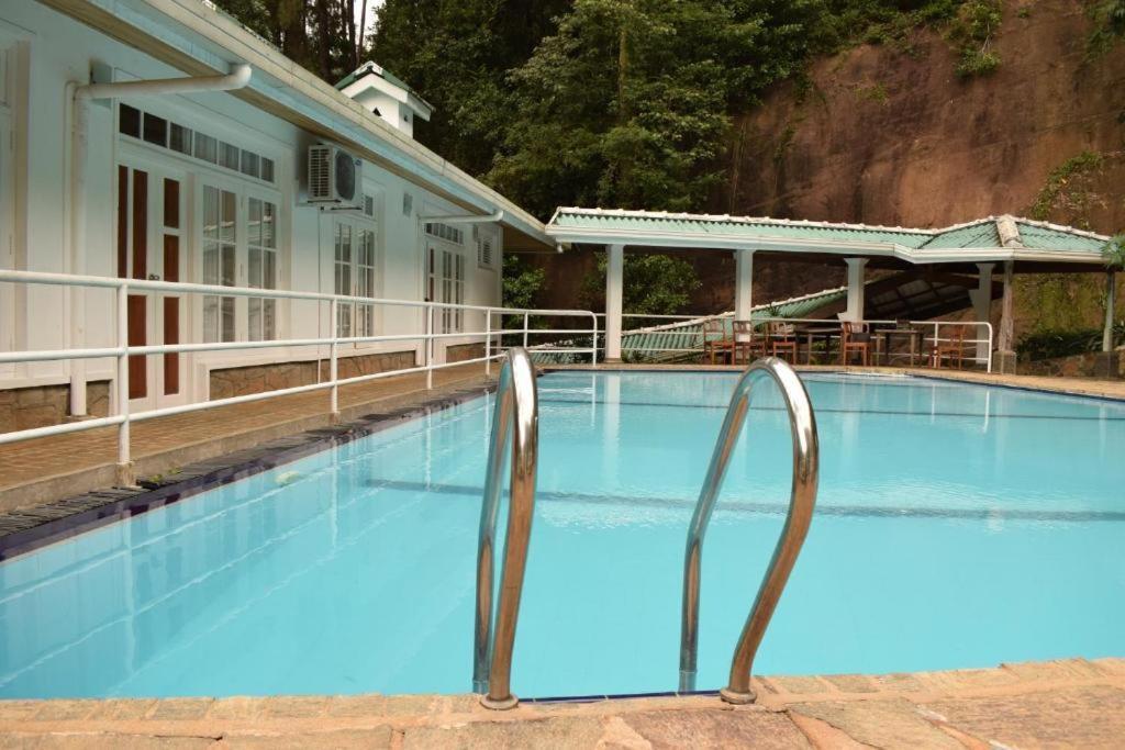 Forest Edge Hotel Ginigathena エクステリア 写真